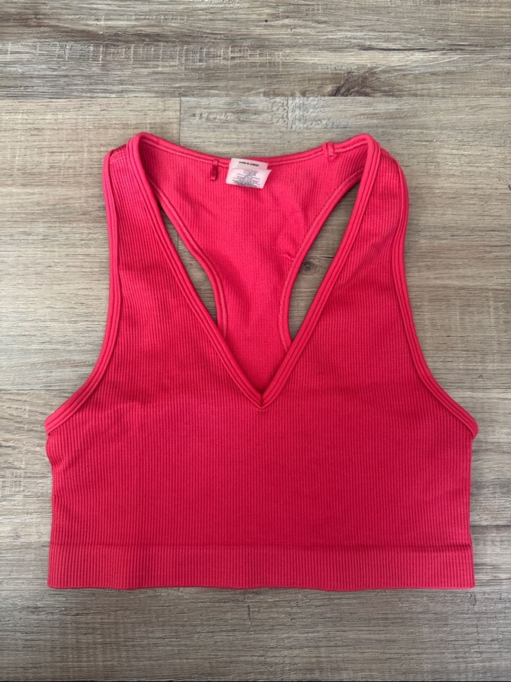 Aritzia TNA Body Bentley Red Ribbed V-Neck Racerback Tank Top Small